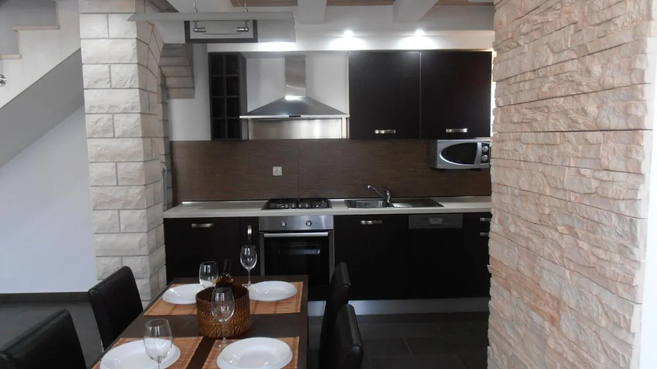 Apartman Ines 2 Pula 0*,  Croatia